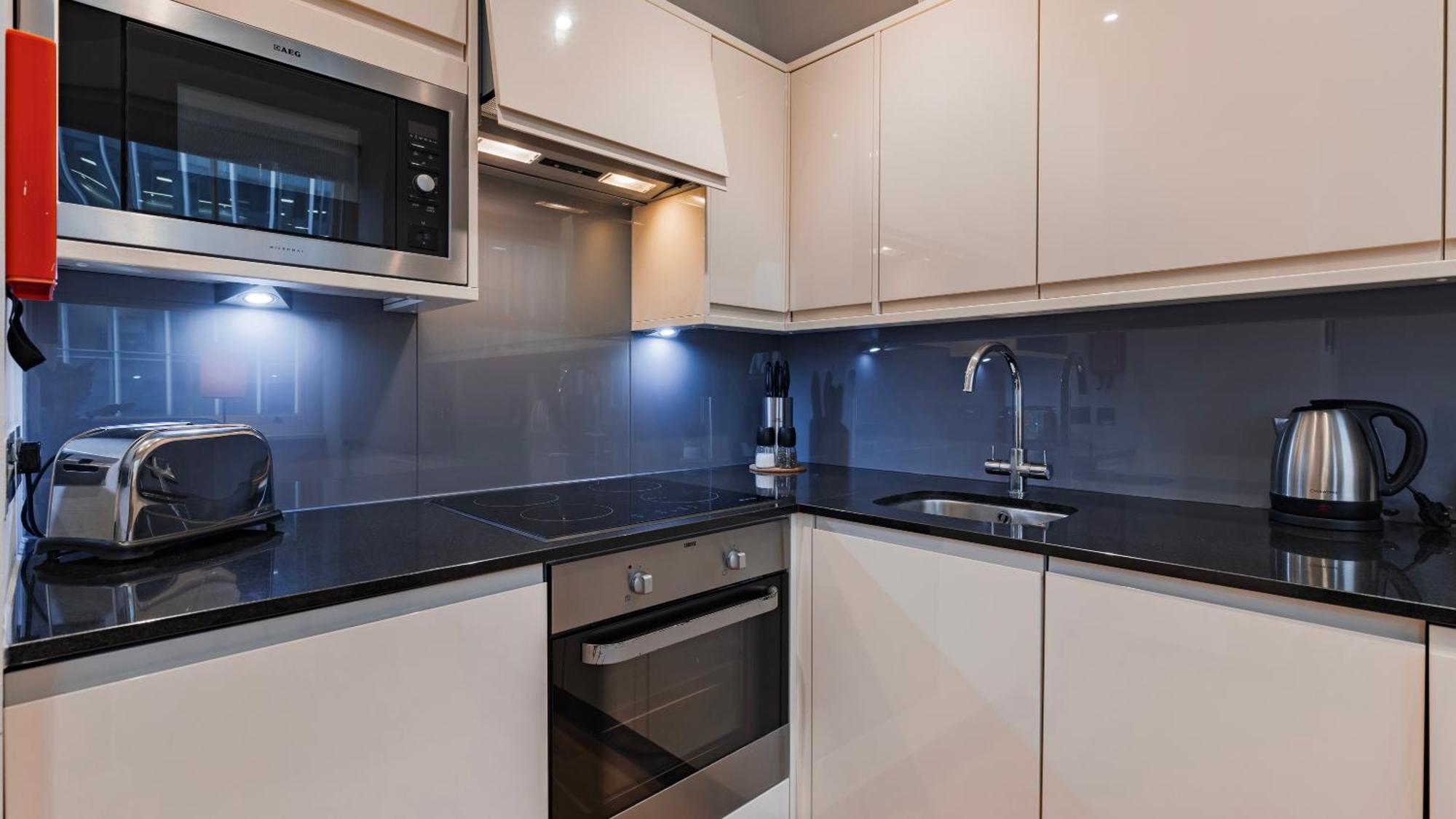 Bank Serviced By Lovelystay Apart-hotel *