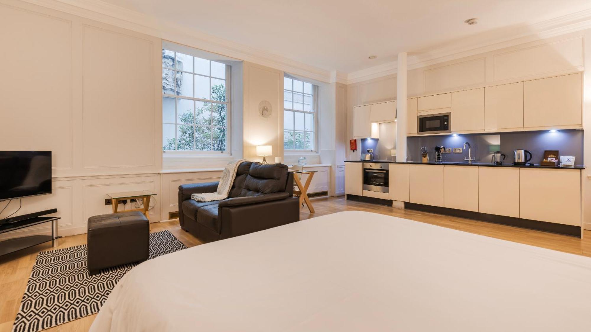 Apart-hotel Bank Serviced By Lovelystay
